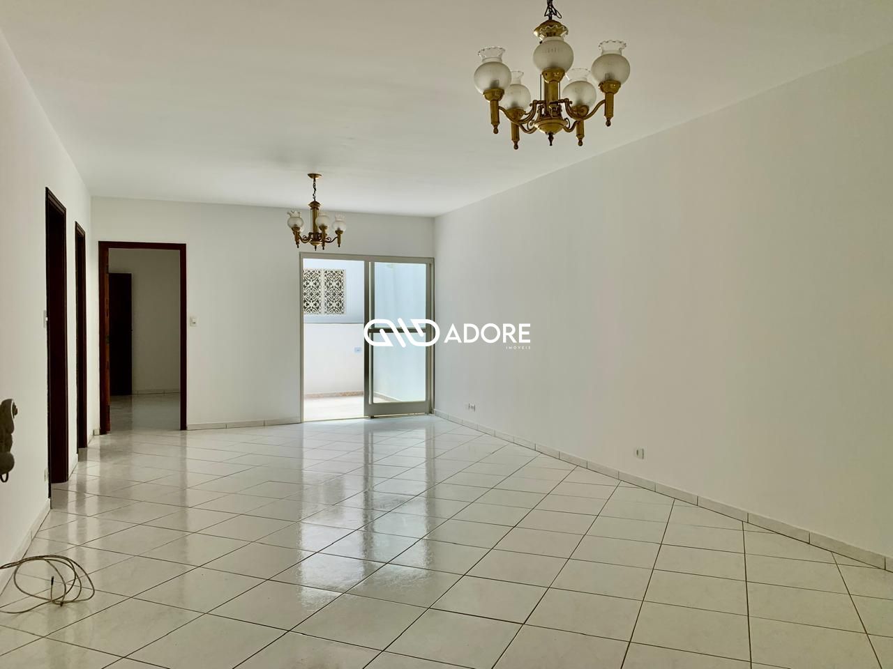 Casa de Condomínio para alugar com 3 quartos, 207m² - Foto 2