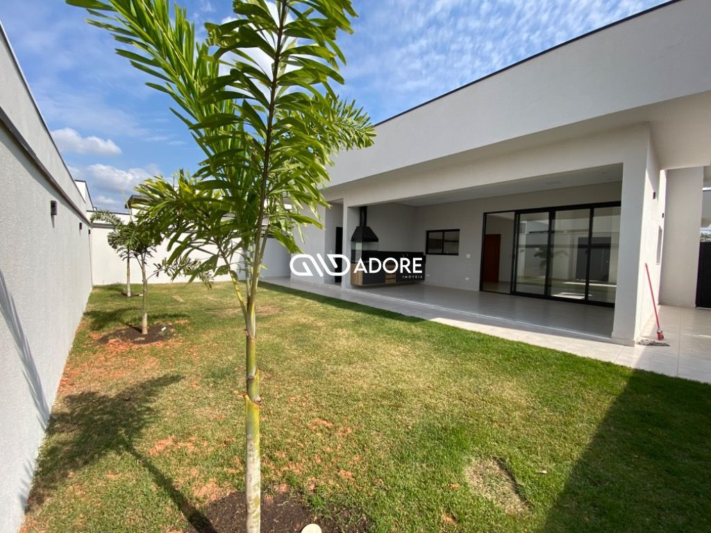 Casa de Condomínio para alugar com 3 quartos, 215m² - Foto 1