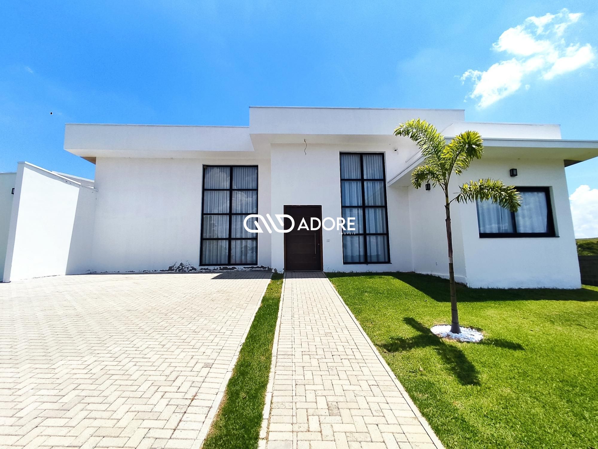 Casa de Condomínio à venda com 4 quartos, 264m² - Foto 1