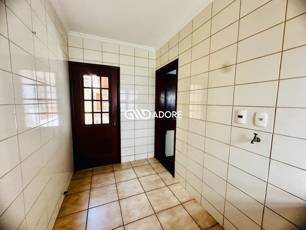 Casa de Condomínio à venda com 4 quartos, 300m² - Foto 31