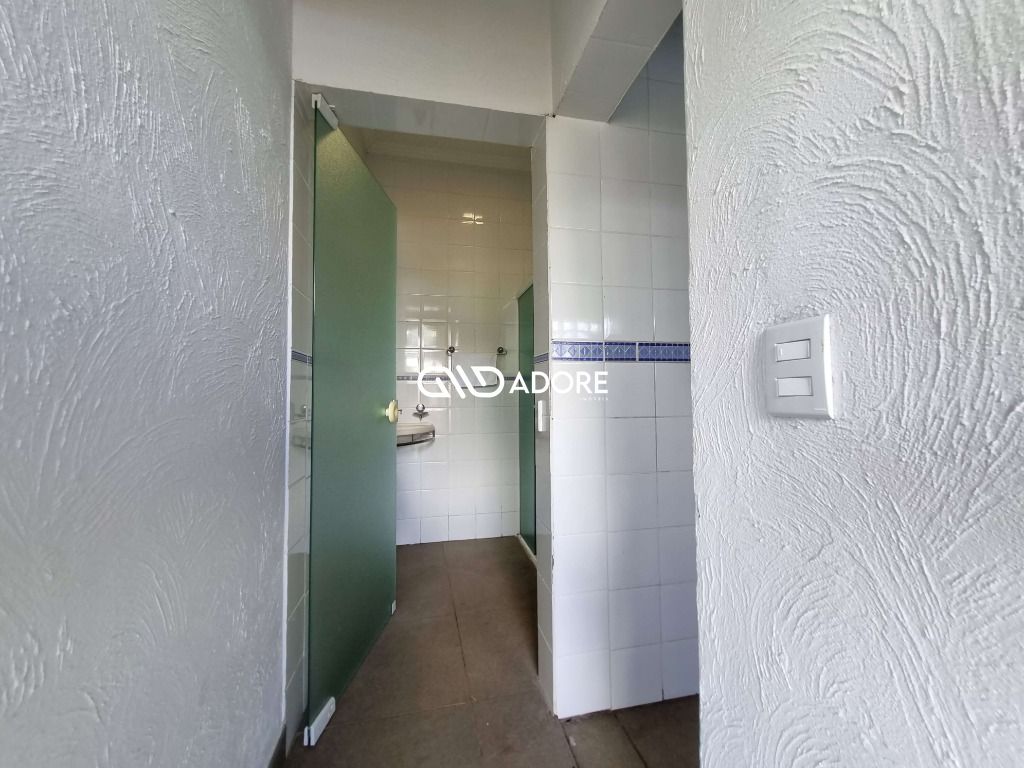 Casa de Condomínio para alugar com 4 quartos, 352m² - Foto 15