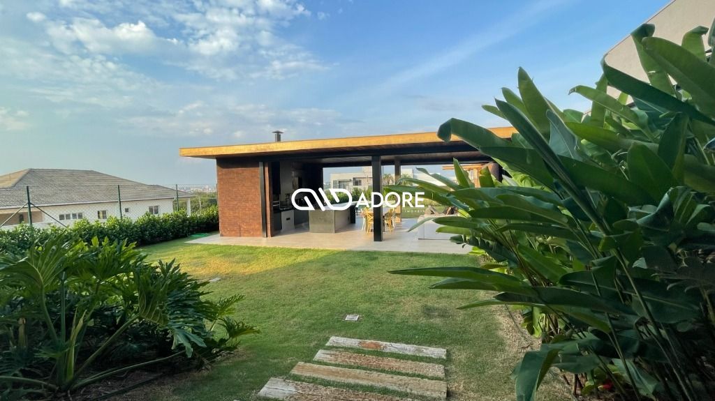 Casa de Condomínio à venda com 4 quartos, 320m² - Foto 2