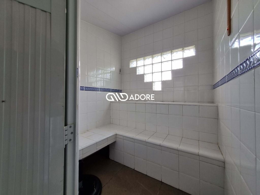 Casa de Condomínio para alugar com 4 quartos, 352m² - Foto 16