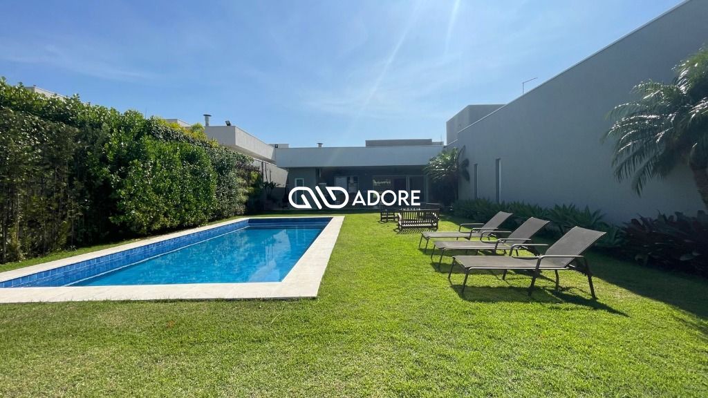 Casa de Condomínio à venda com 4 quartos, 318m² - Foto 1