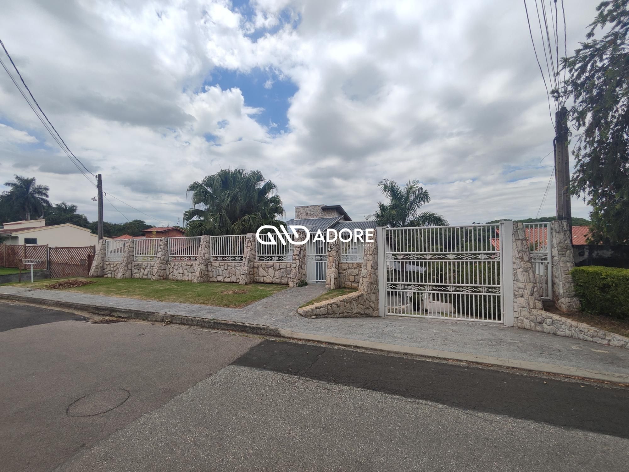 Casa de Condomínio à venda e aluguel com 3 quartos, 450m² - Foto 2