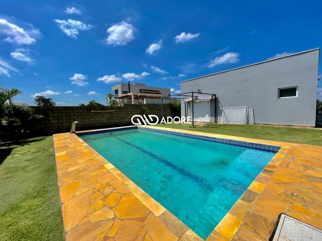 Casa de Condomínio à venda com 4 quartos, 293m² - Foto 1