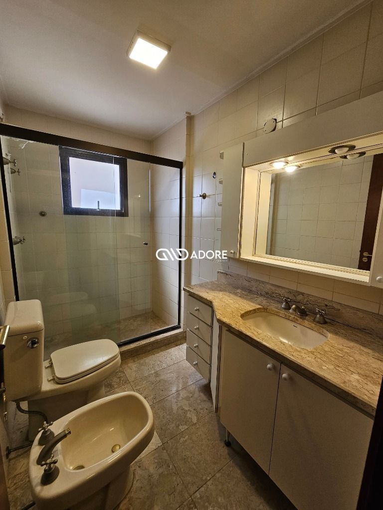 Apartamento para alugar com 3 quartos, 130m² - Foto 16