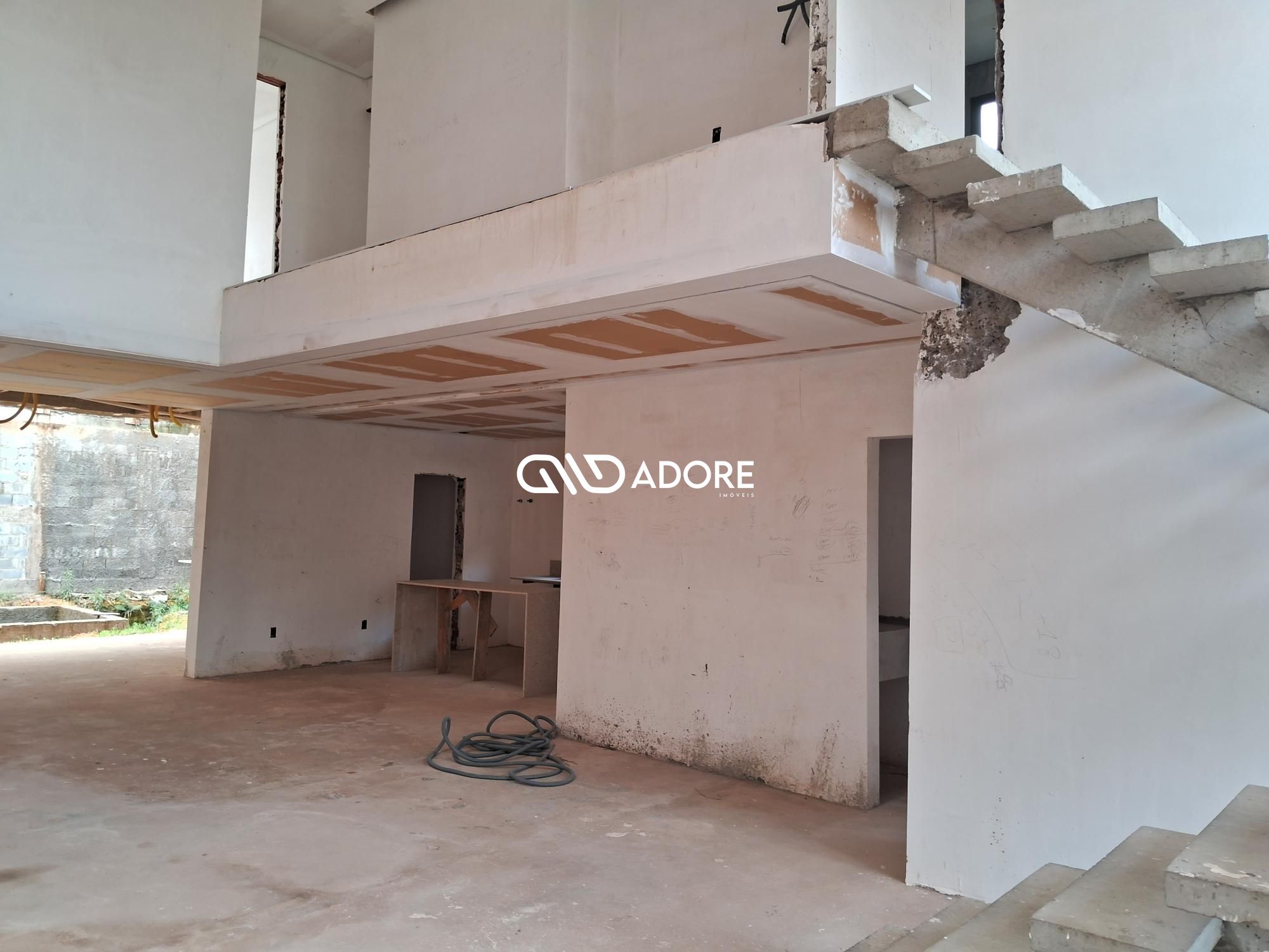 Casa de Condomínio à venda com 3 quartos, 300m² - Foto 5