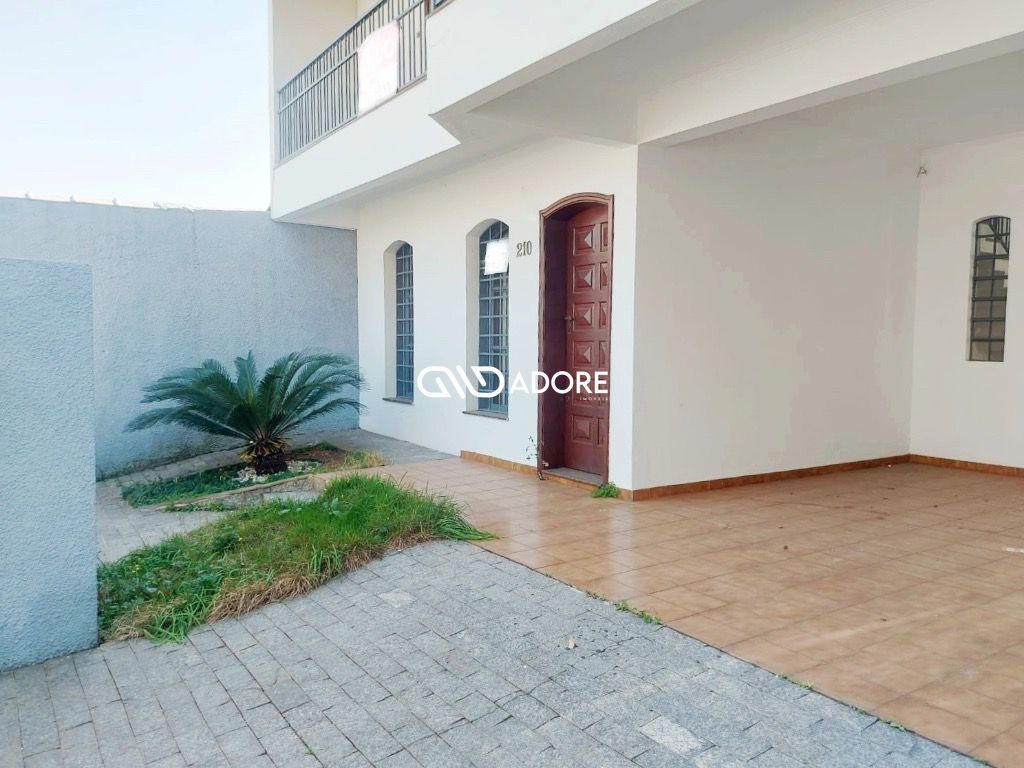 Casa à venda com 3 quartos, 300m² - Foto 2