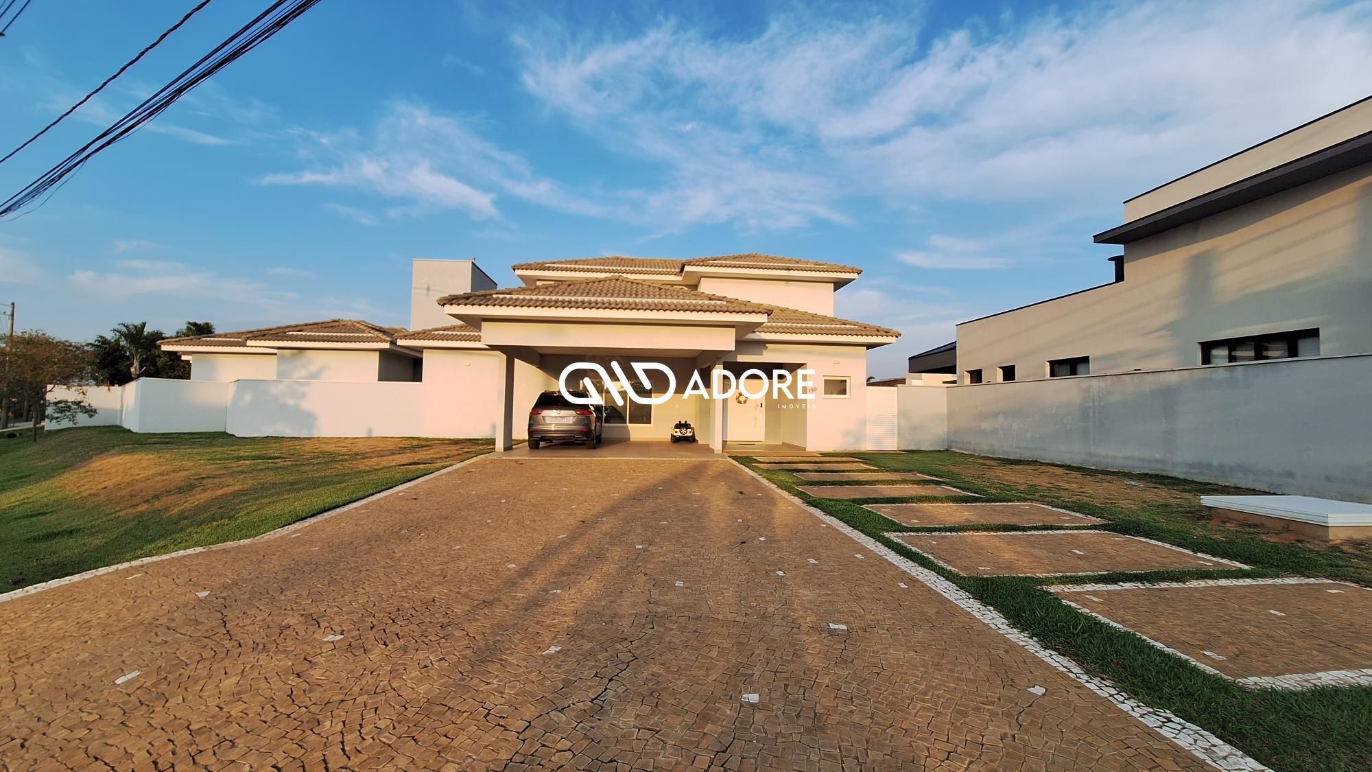 Casa de Condomínio à venda com 5 quartos, 411m² - Foto 1