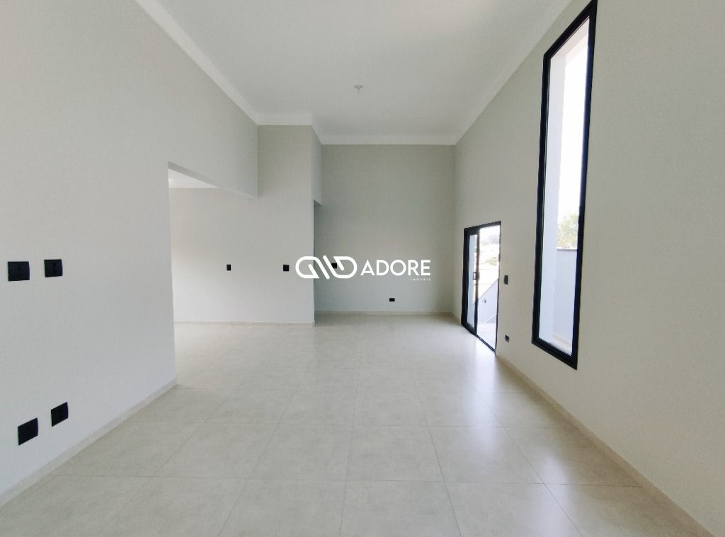 Casa de Condomínio à venda com 3 quartos, 230m² - Foto 4