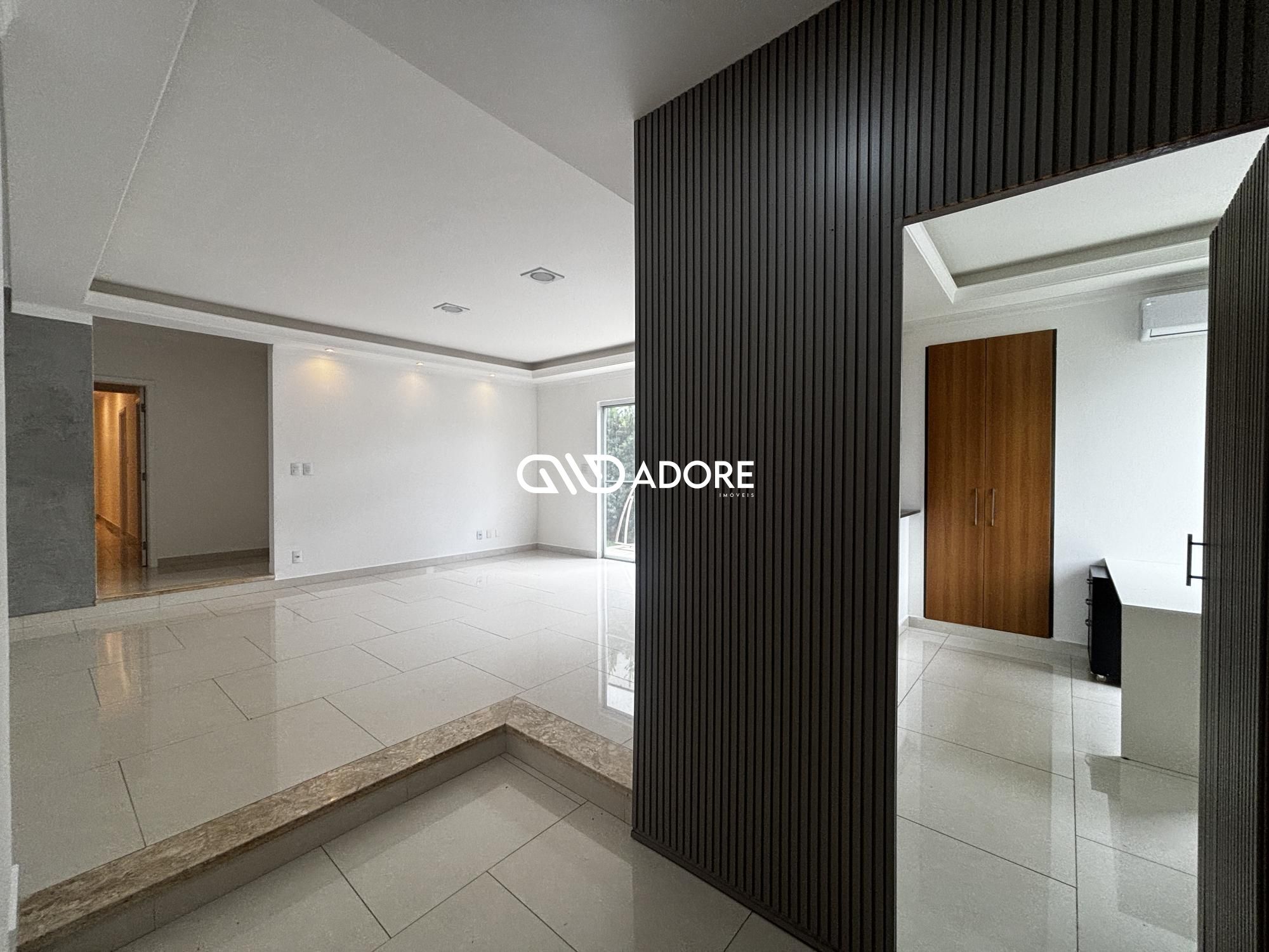 Casa de Condomínio para alugar com 5 quartos, 288m² - Foto 4