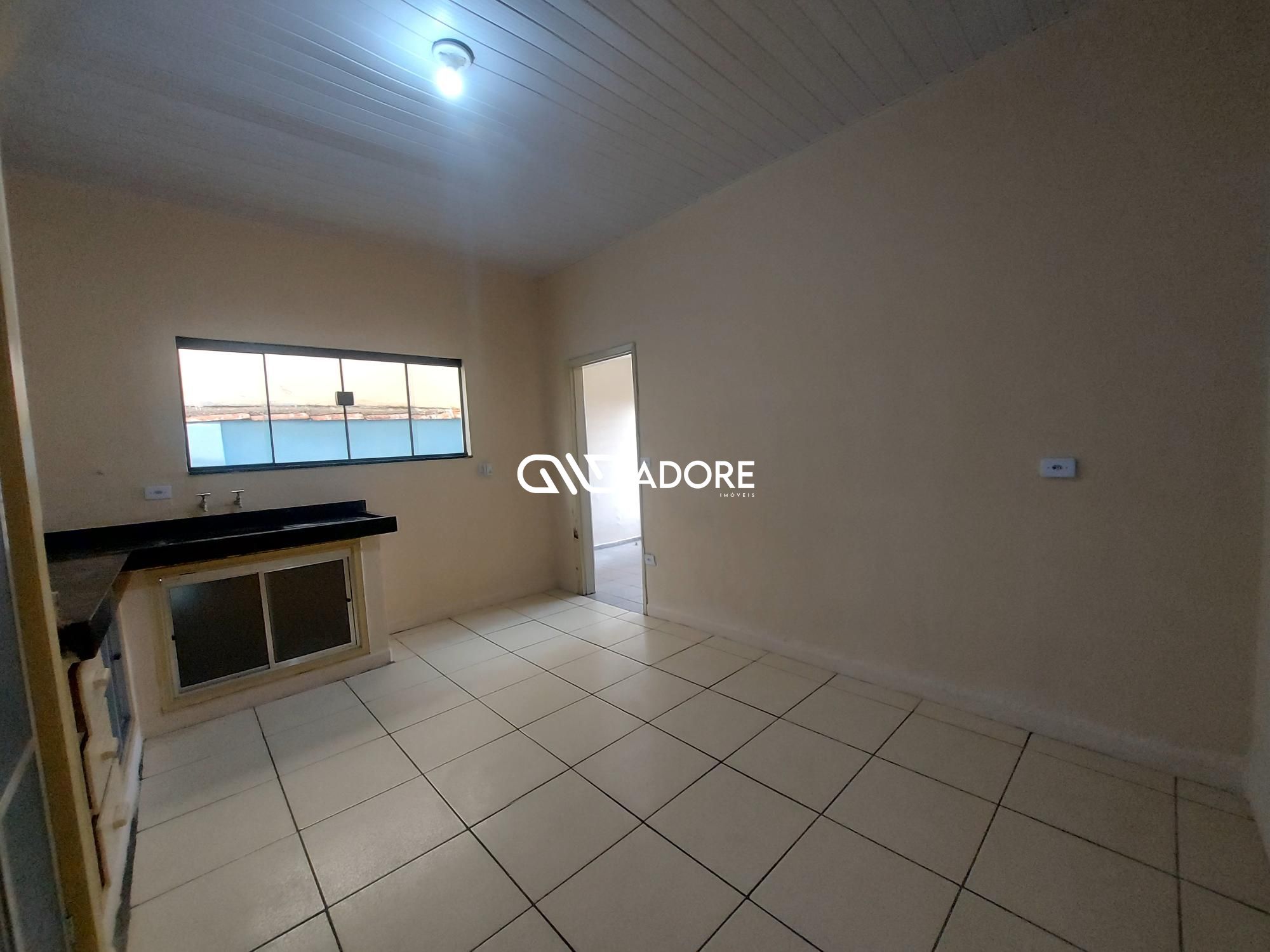 Casa para alugar com 2 quartos, 100m² - Foto 5