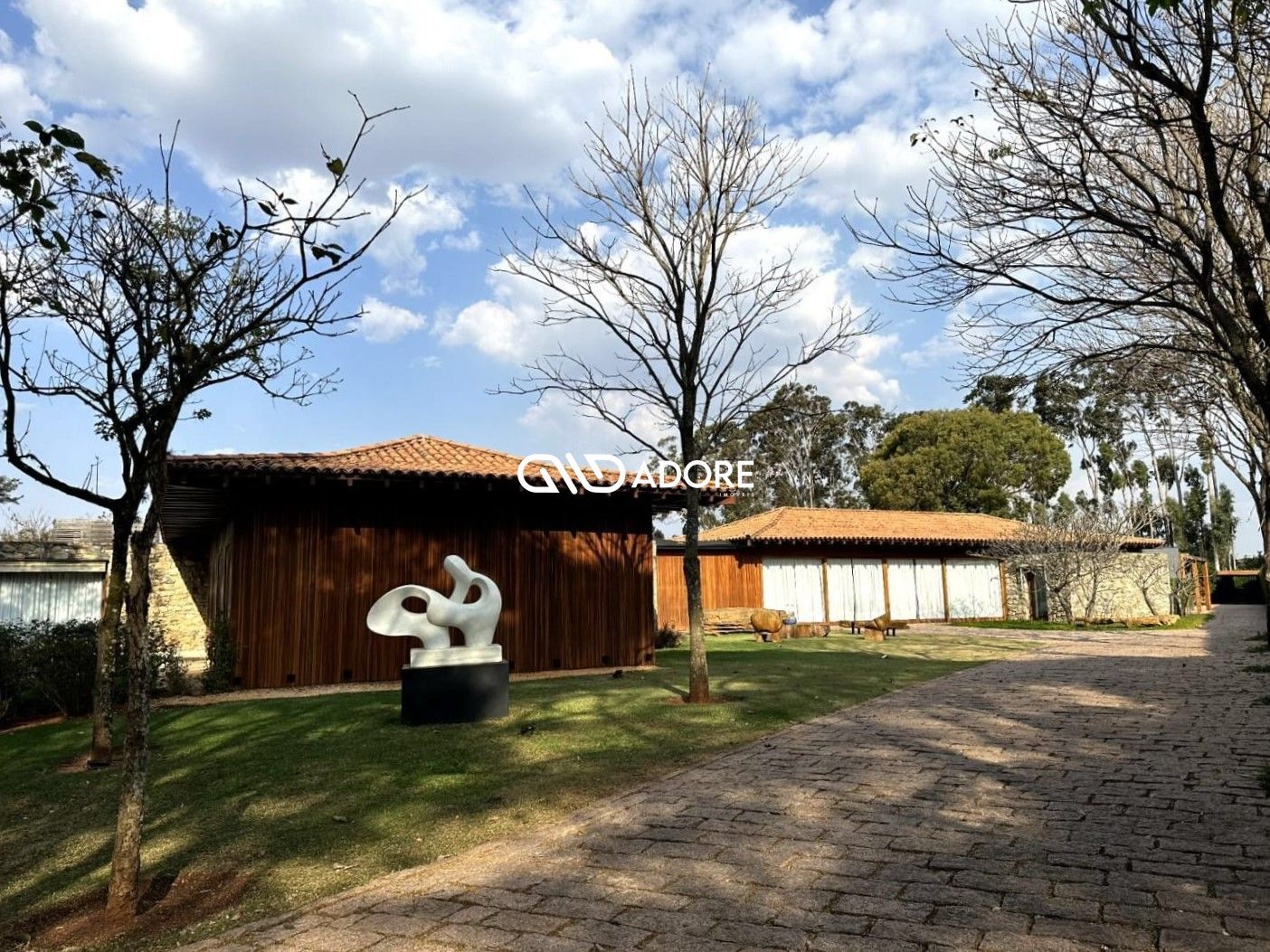 Casa de Condomínio à venda com 14 quartos, 1800m² - Foto 1