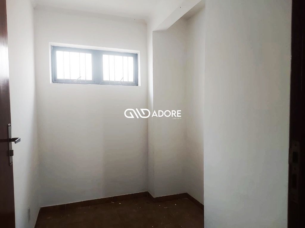 Casa à venda com 3 quartos, 300m² - Foto 27