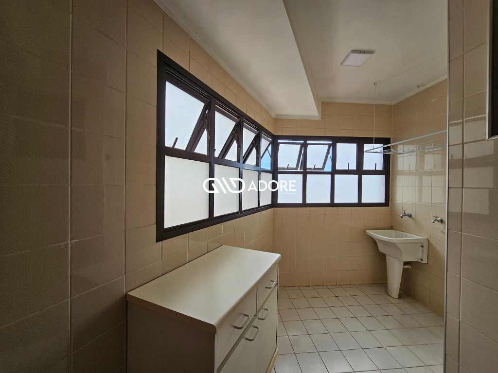 Apartamento para alugar com 3 quartos, 130m² - Foto 22