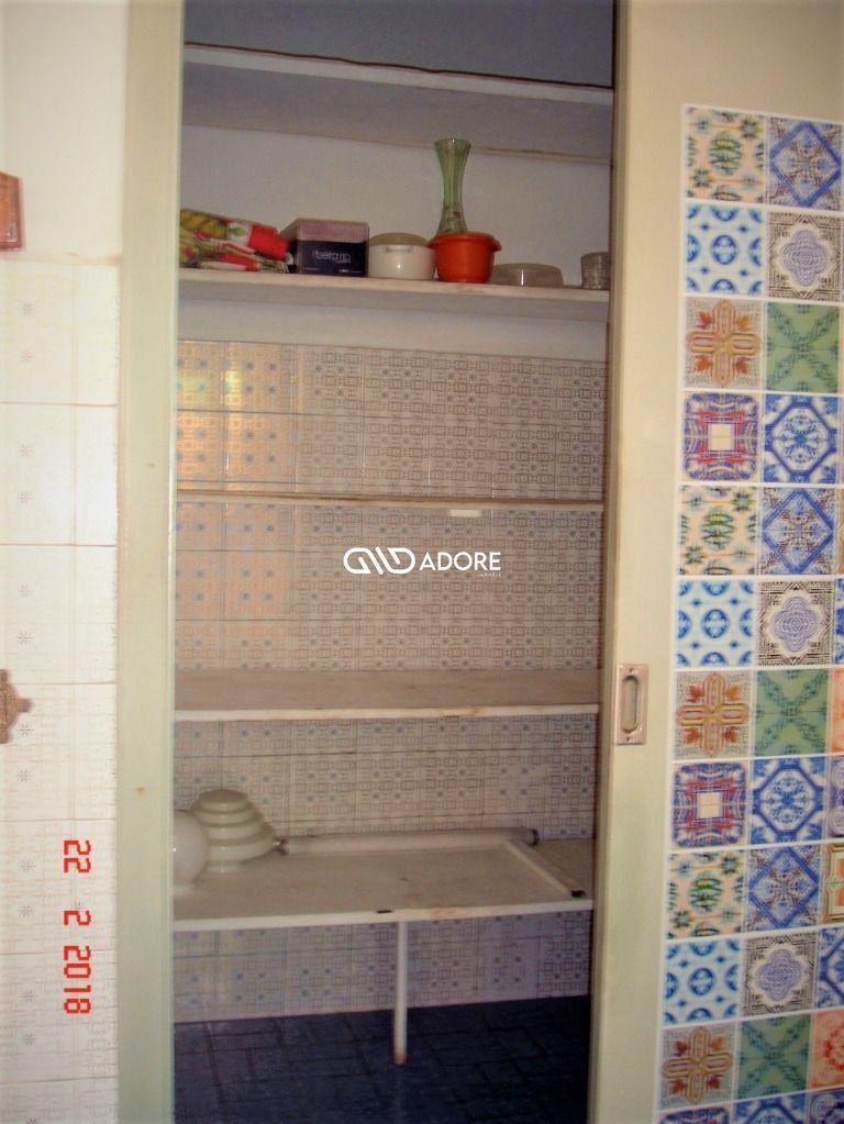 Casa à venda com 3 quartos, 197m² - Foto 2