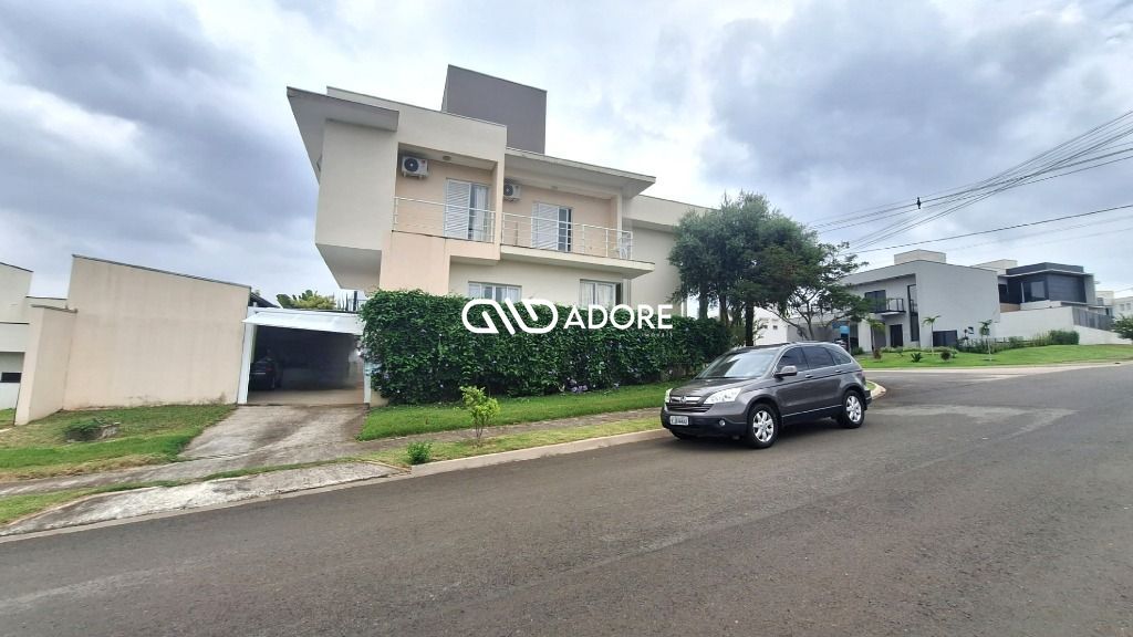 Casa de Condomínio à venda com 3 quartos, 216m² - Foto 1