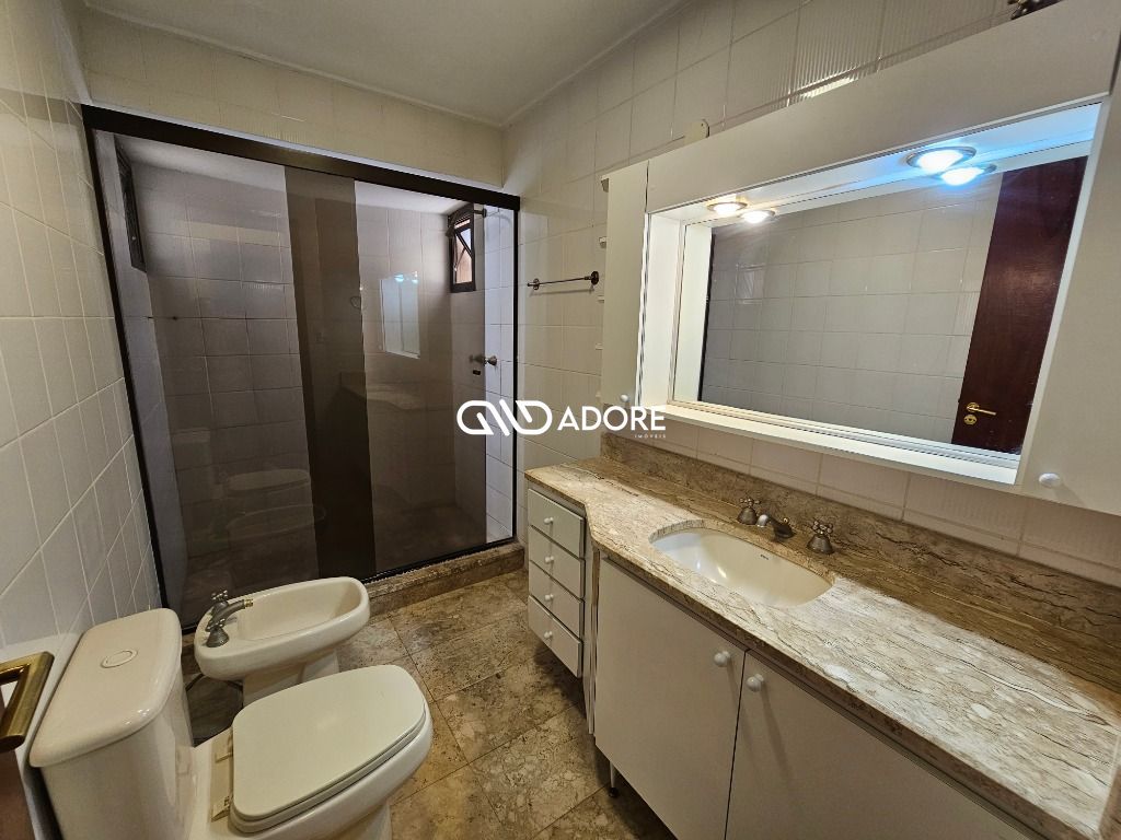 Apartamento para alugar com 3 quartos, 130m² - Foto 19