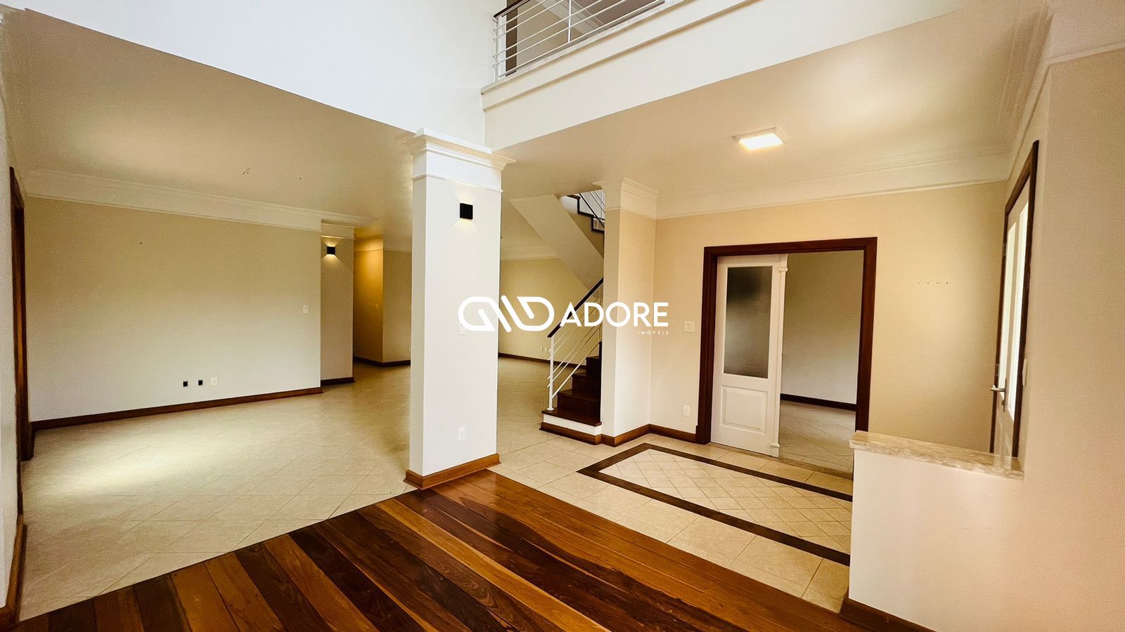 Casa de Condomínio à venda com 4 quartos, 342m² - Foto 4