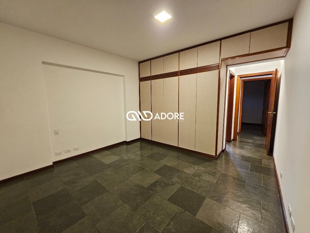 Apartamento para alugar com 3 quartos, 130m² - Foto 14