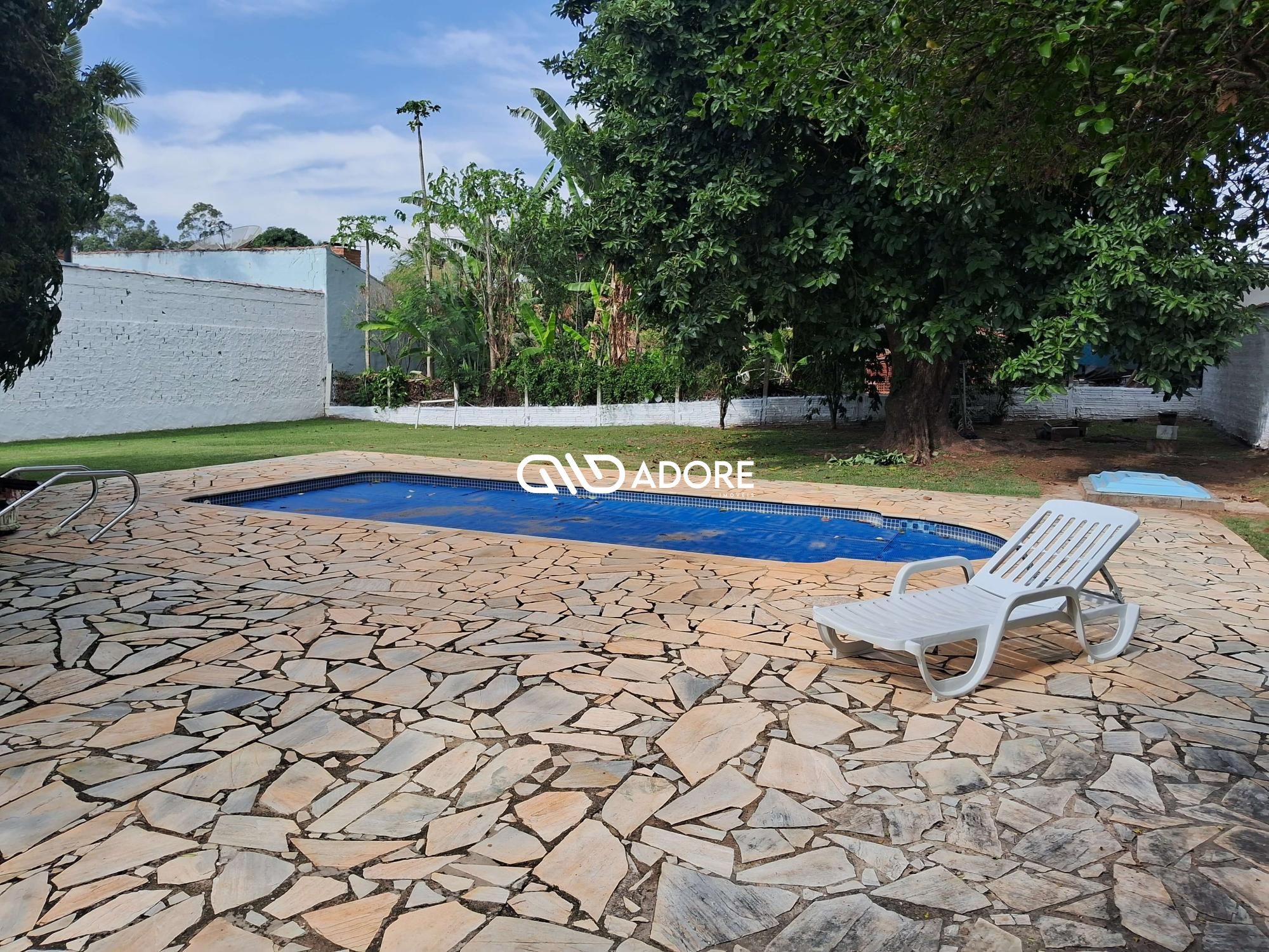 Casa de Condomínio à venda com 4 quartos, 250m² - Foto 2