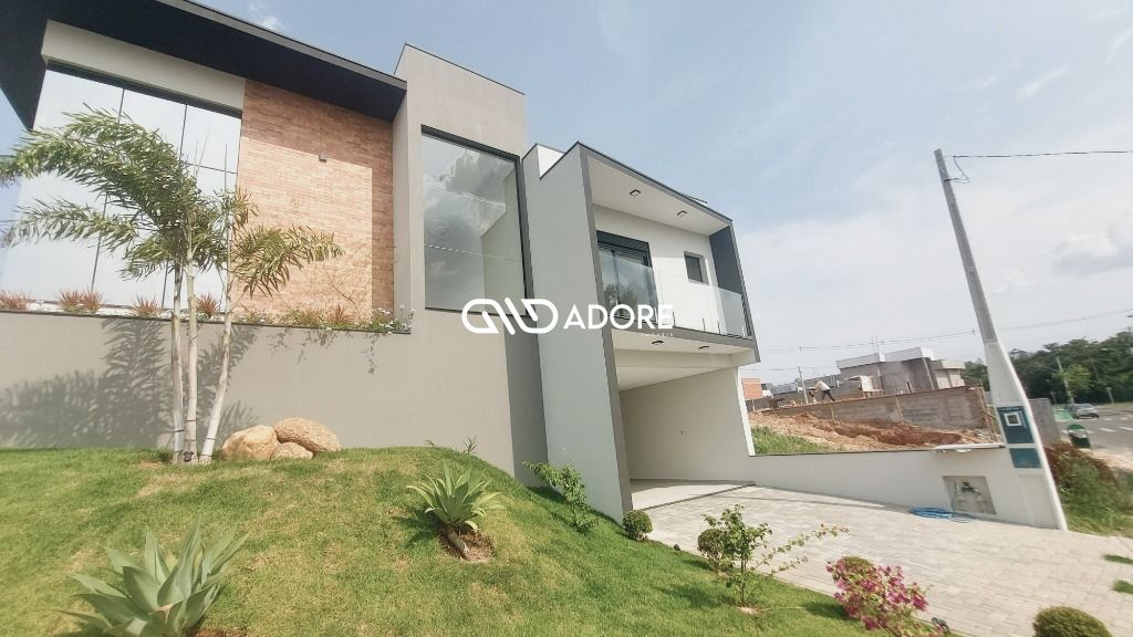 Casa de Condomínio à venda com 4 quartos, 205m² - Foto 1