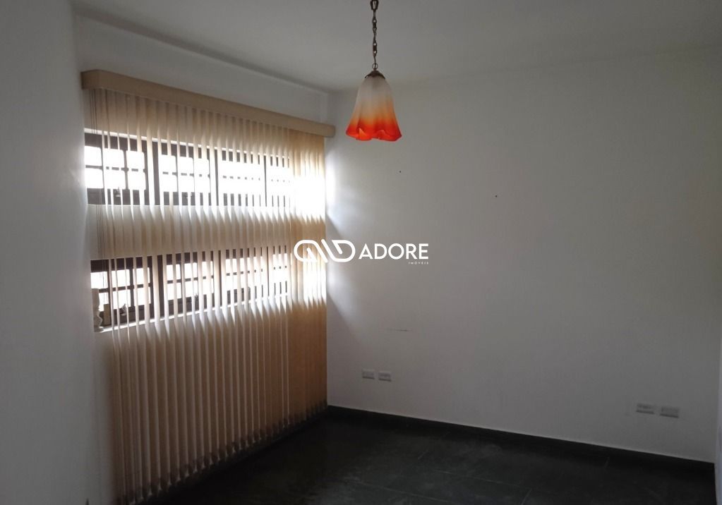 Casa de Condomínio para alugar com 4 quartos, 258m² - Foto 5