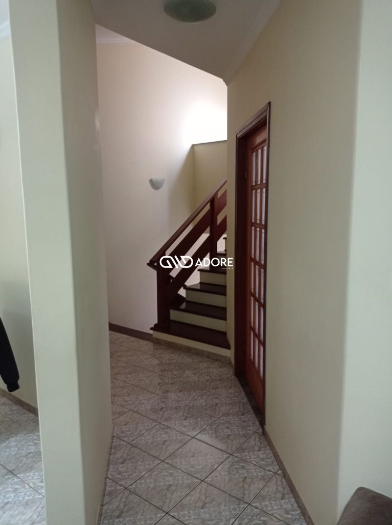 Casa à venda com 3 quartos, 201m² - Foto 6