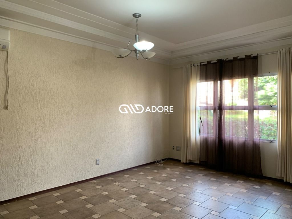 Casa de Condomínio à venda e aluguel com 4 quartos, 220m² - Foto 4