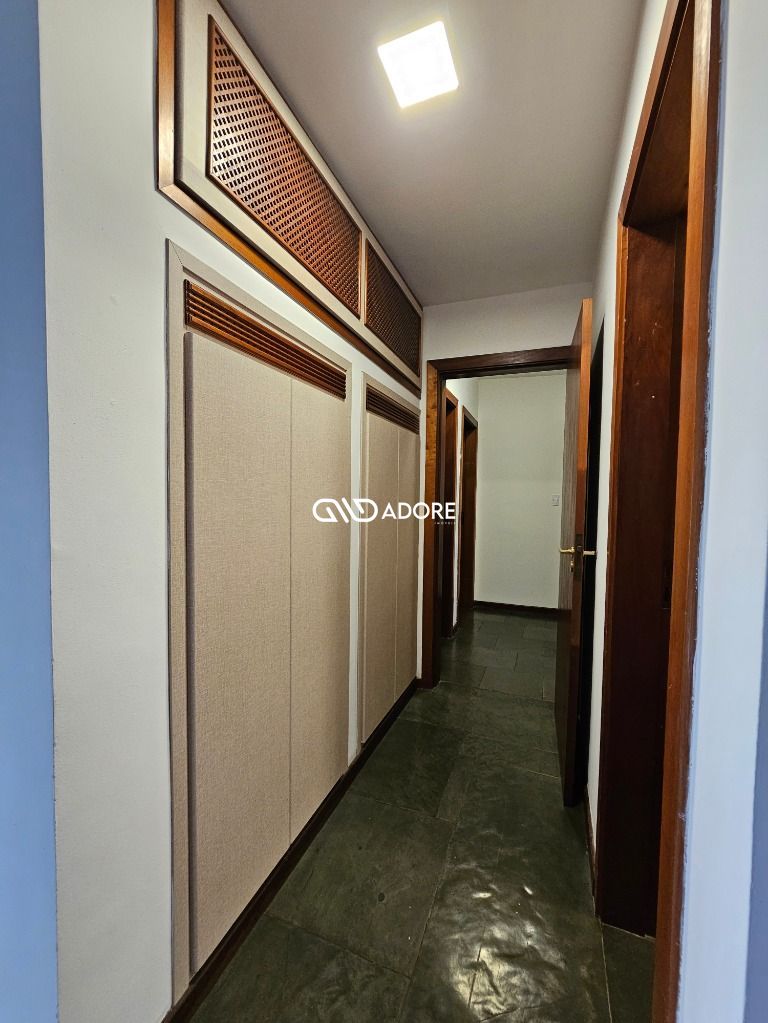 Apartamento para alugar com 3 quartos, 130m² - Foto 12