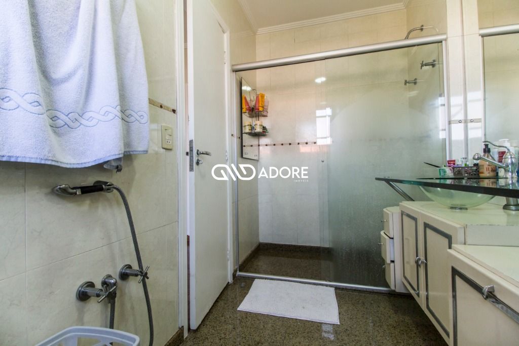 Casa de Condomínio à venda com 4 quartos, 318m² - Foto 10