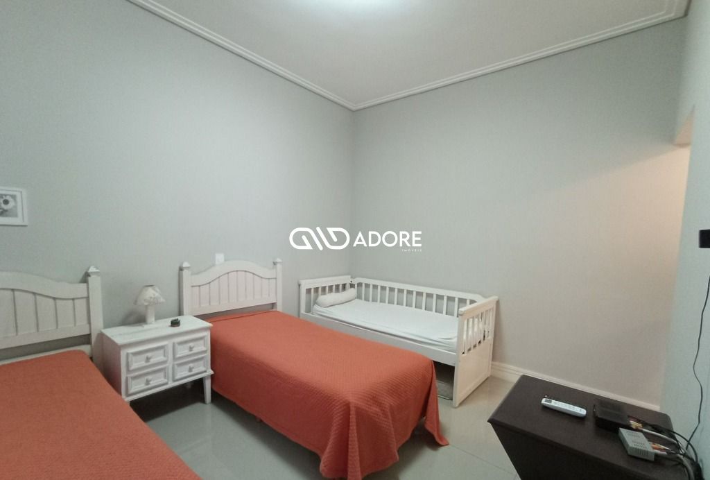 Casa de Condomínio à venda com 4 quartos, 350m² - Foto 19