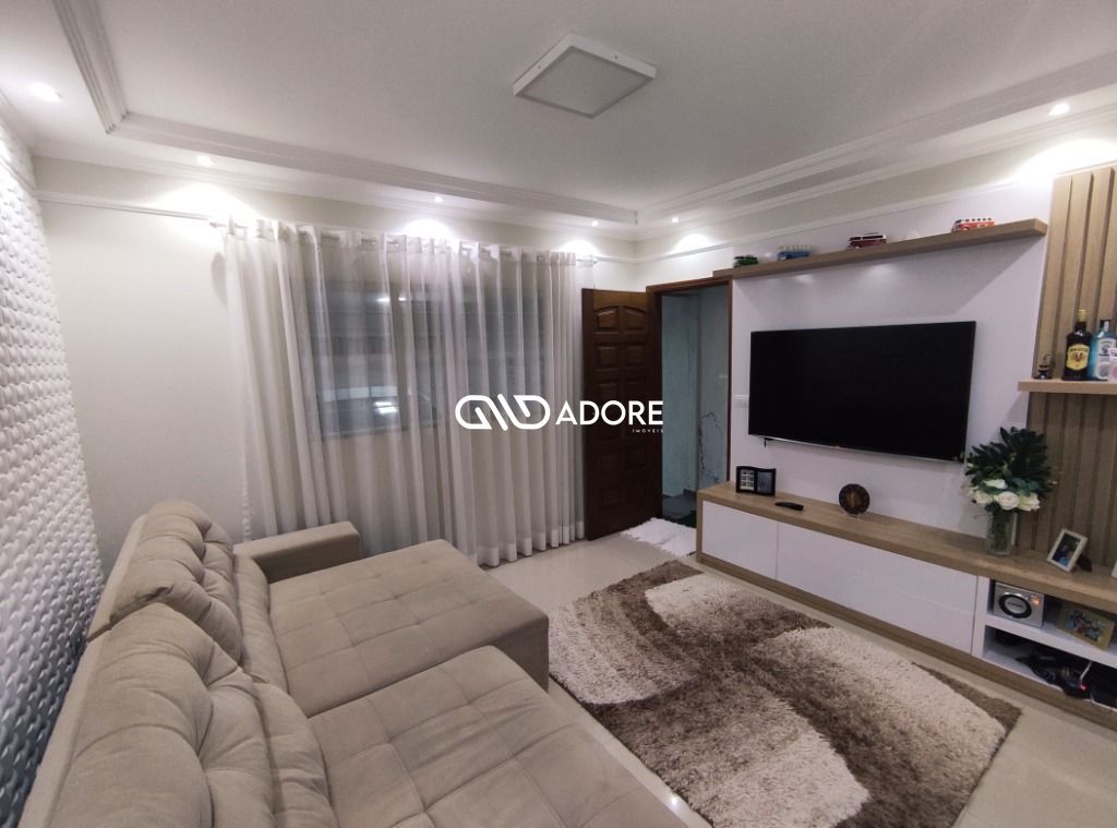 Casa à venda com 2 quartos, 80m² - Foto 1