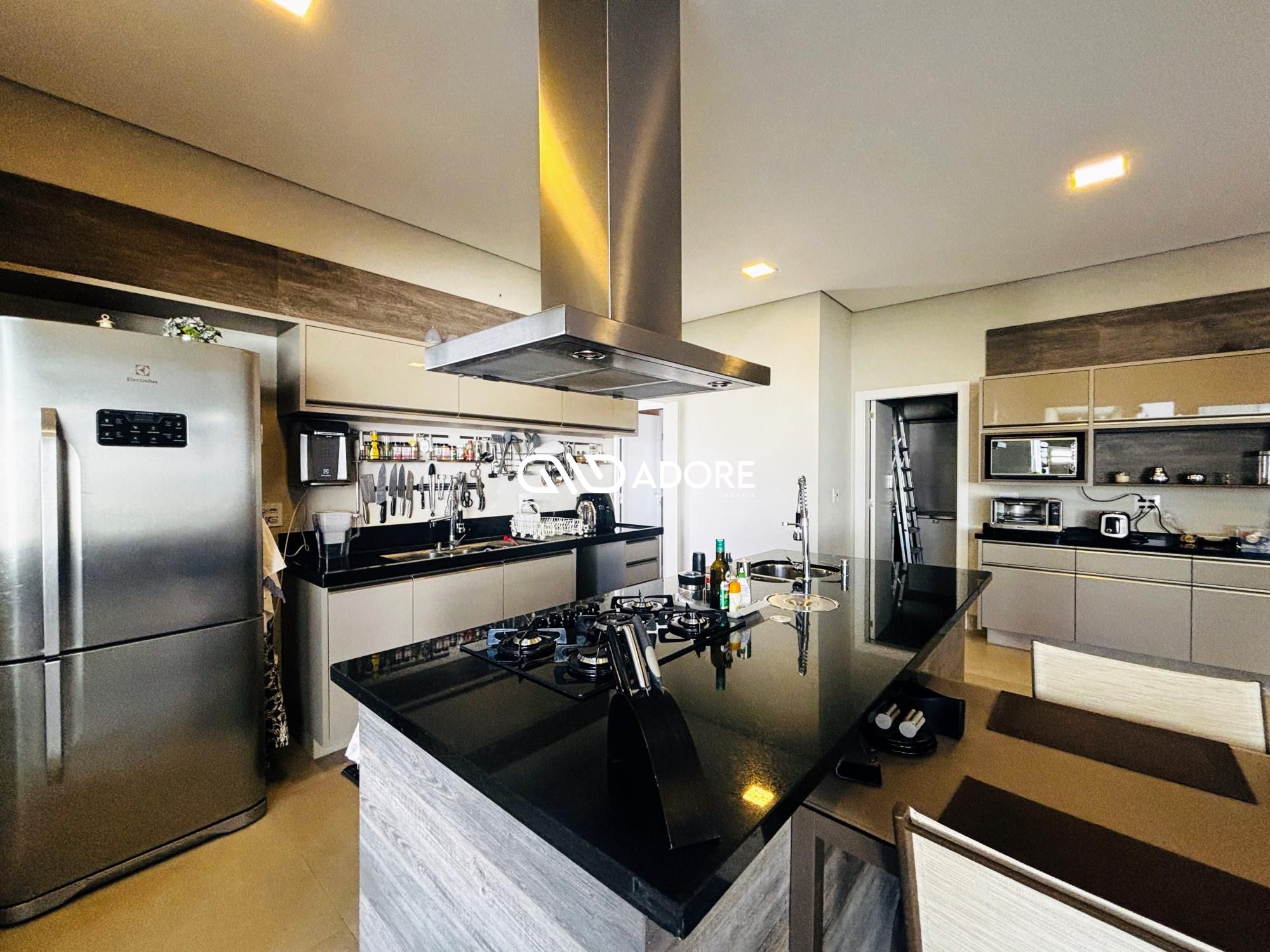 Casa de Condomínio à venda e aluguel com 4 quartos, 670m² - Foto 58