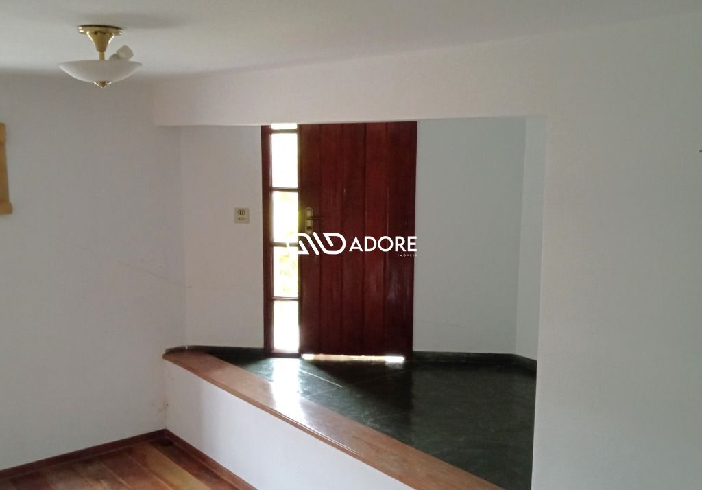 Casa de Condomínio para alugar com 4 quartos, 258m² - Foto 3