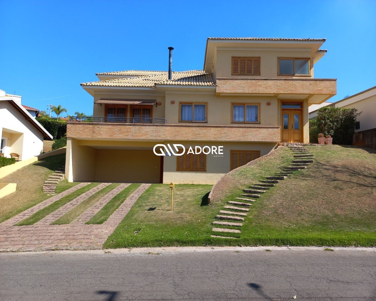 Casa de Condomínio à venda com 4 quartos, 360m² - Foto 2