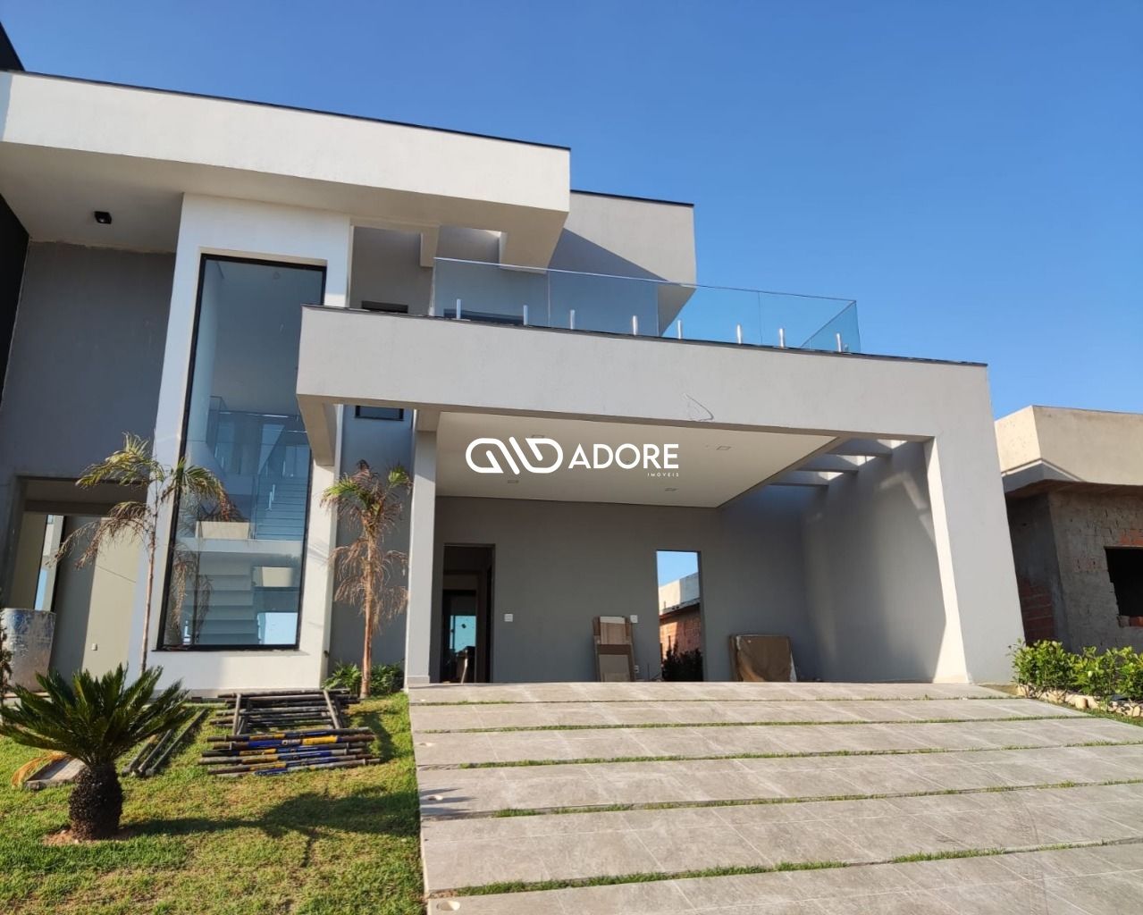 Casa de Condomínio à venda com 4 quartos, 353m² - Foto 1