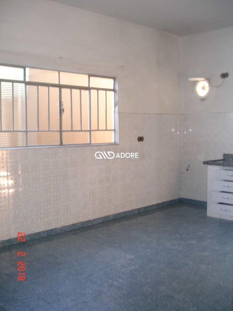 Casa à venda com 3 quartos, 197m² - Foto 4