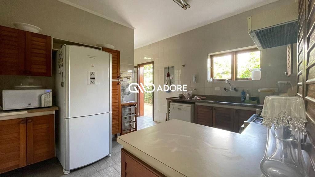 Casa de Condomínio para alugar com 4 quartos, 400m² - Foto 6