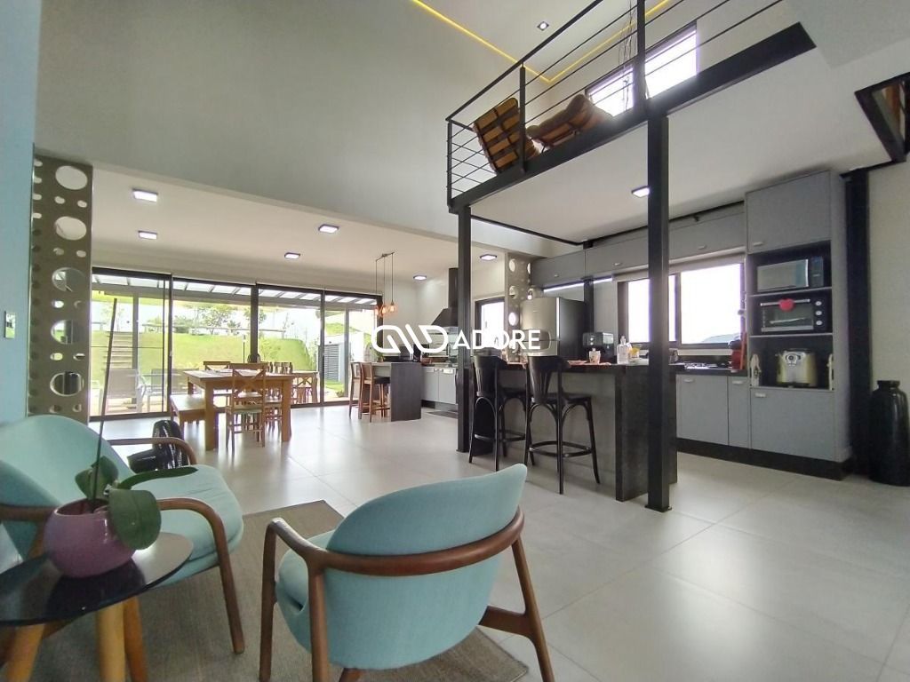 Casa de Condomínio à venda com 4 quartos, 248m² - Foto 3