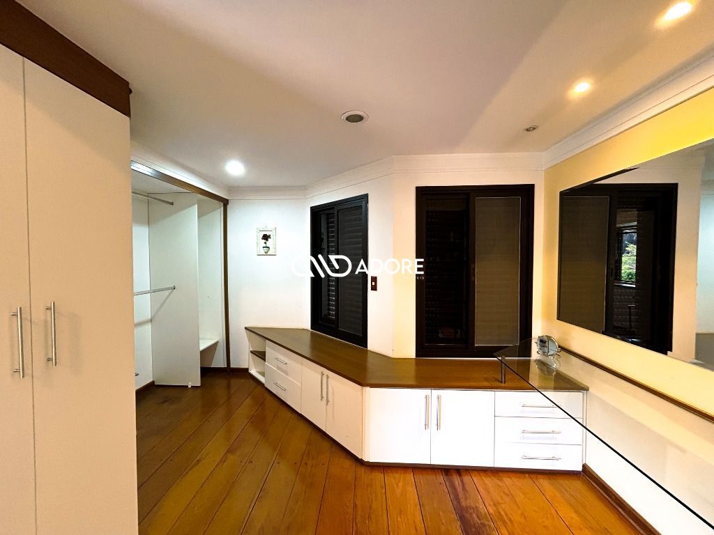 Casa de Condomínio à venda com 4 quartos, 400m² - Foto 31