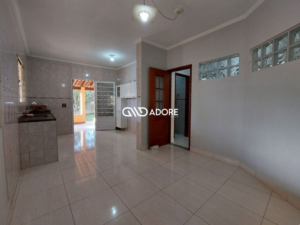 Casa de Condomínio à venda com 3 quartos, 236m² - Foto 3