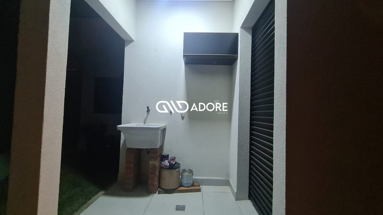 Casa à venda com 2 quartos, 62m² - Foto 4