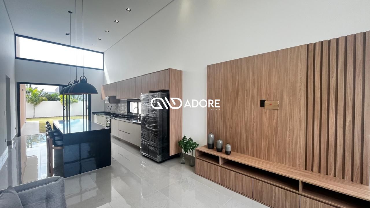 Casa de Condomínio à venda com 3 quartos, 216m² - Foto 2