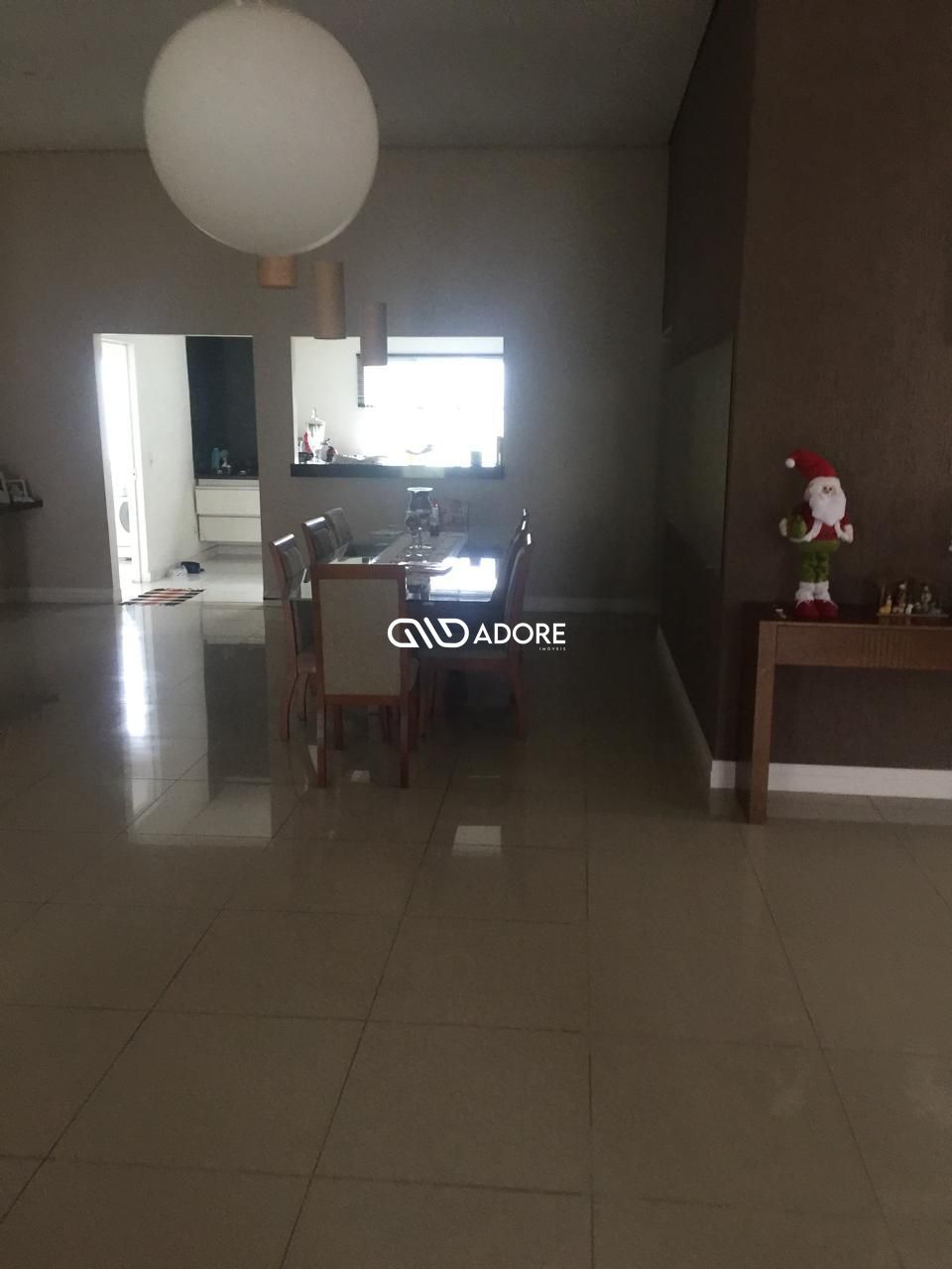 Casa de Condomínio à venda com 3 quartos, 480m² - Foto 1