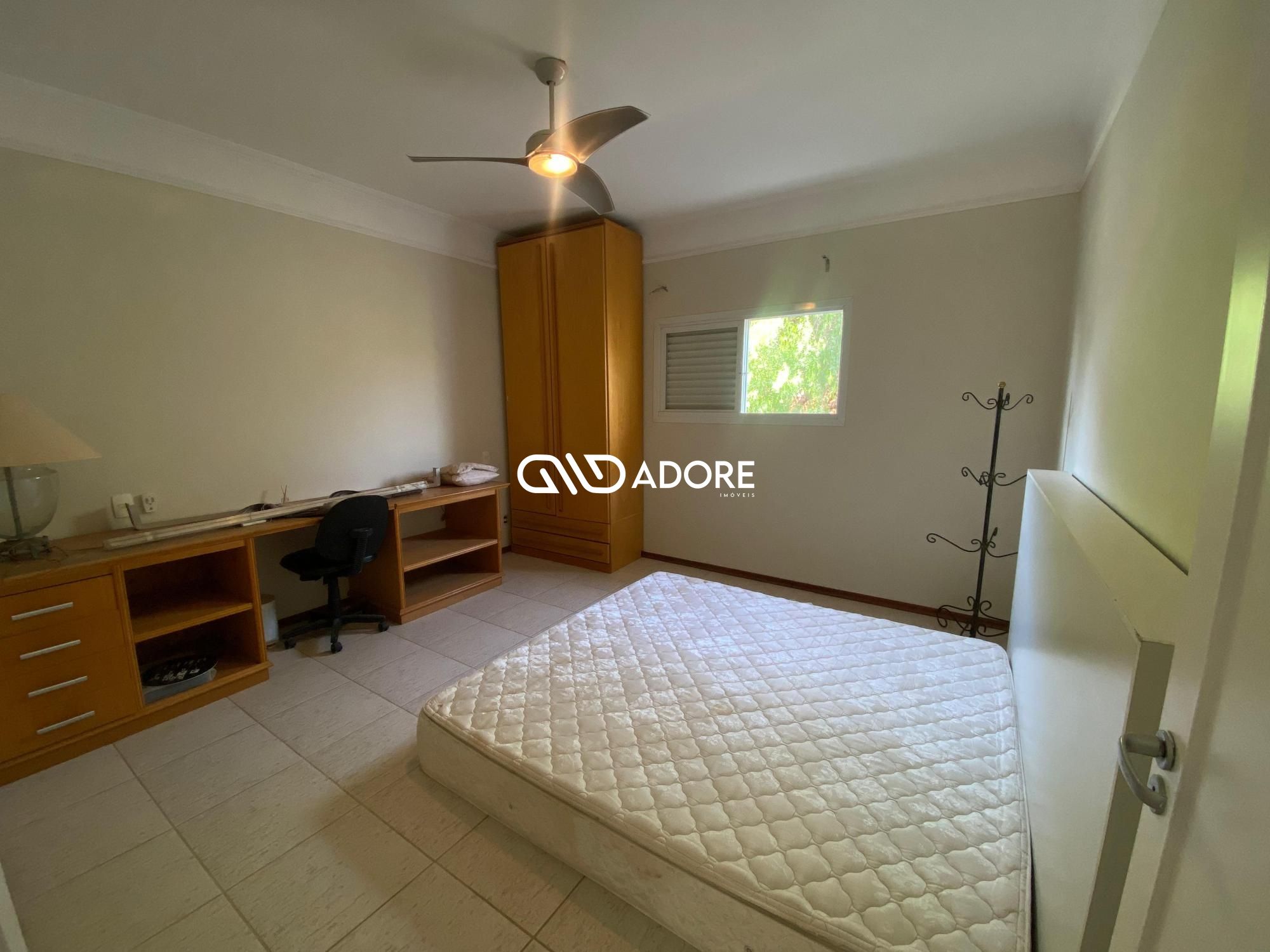 Casa de Condomínio para alugar com 4 quartos, 300m² - Foto 17