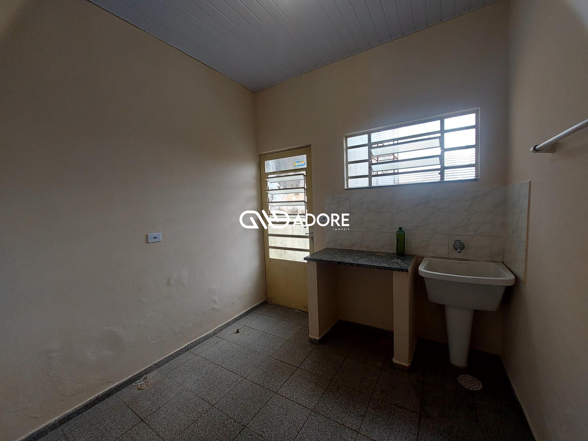 Casa para alugar com 2 quartos, 100m² - Foto 15