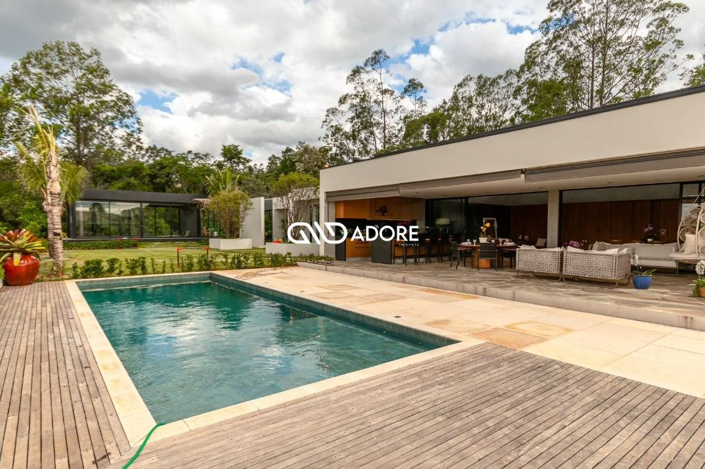 Casa de Condomínio à venda e aluguel com 5 quartos, 554m² - Foto 1