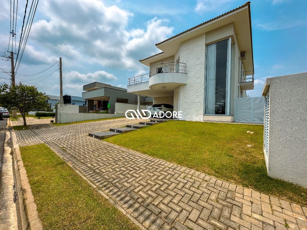 Casa de Condomínio à venda com 4 quartos, 305m² - Foto 2